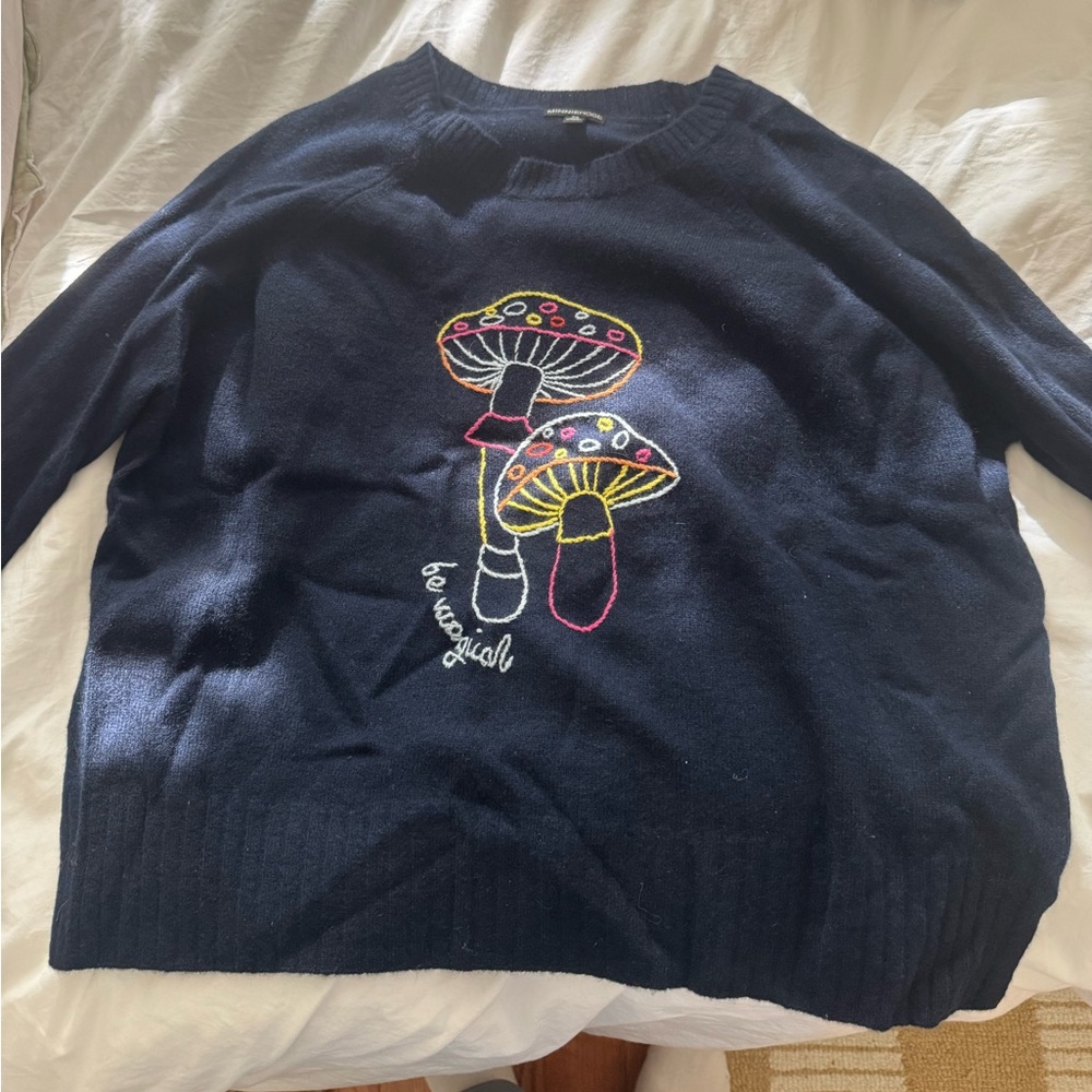 Super cute minni rose cashmere mushroom sweater- never been worn
